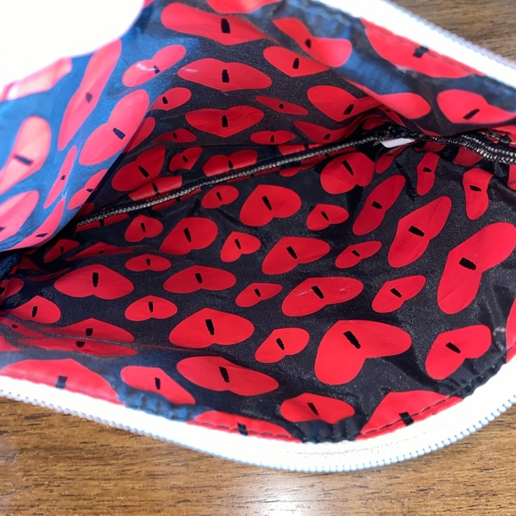 Women’s Cosmetic Bag - Picture 3 of 3